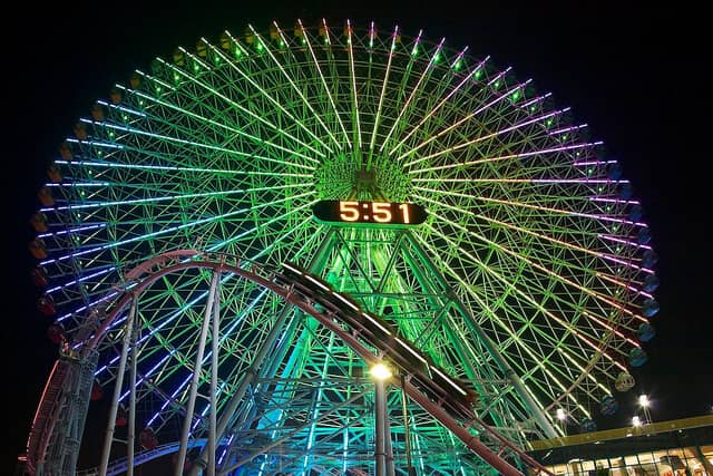 cosmoworld cosmo clock tower in yokohama